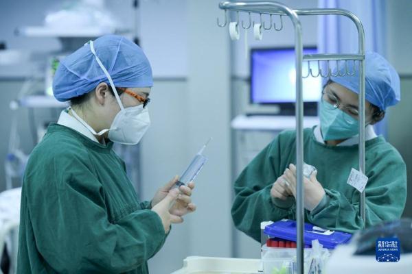 急诊室的除夕夜