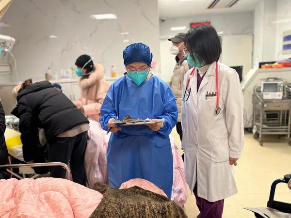 急诊科和120支援者的大年夜!值班24小时,年夜饭准备好了,却… 急诊科和120支援者的大年夜!值班24小时,年夜饭准备好了,却…