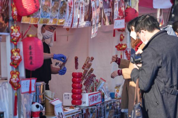 在日本体验中国春节，大熊猫和中餐缺一不可！