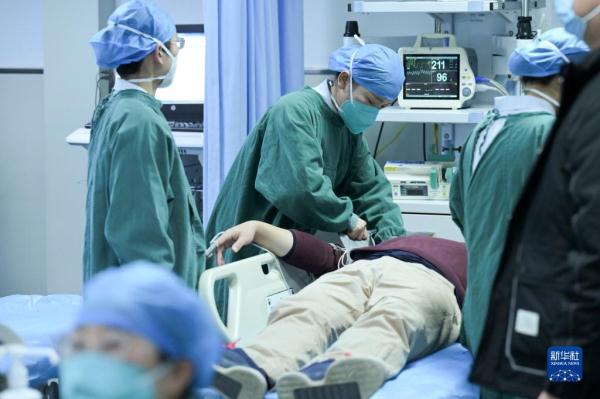 急诊室的除夕夜