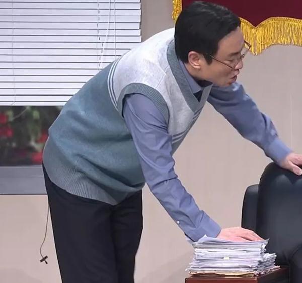 这个小品意外不断！春晚直播所有应急预案都启动了！你看出来了吗