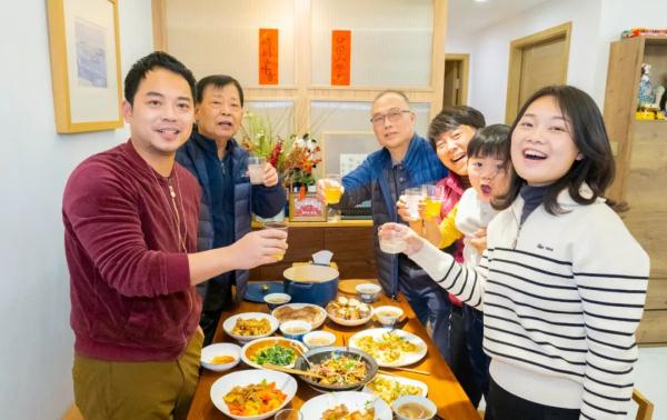 坐埋,捞起!广府年夜饭上桌了! 坐埋,捞起!广府年夜饭上桌了!