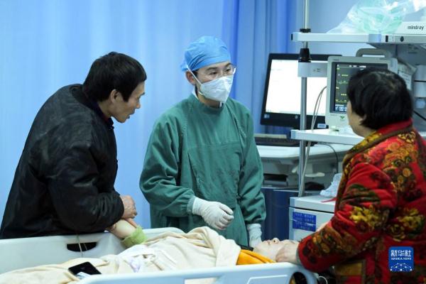 急诊室的除夕夜