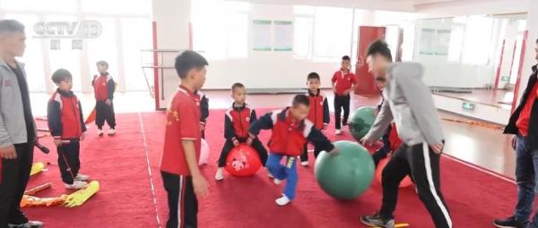 春晚节目融合呈现 非遗在活态传承中得以代代延续