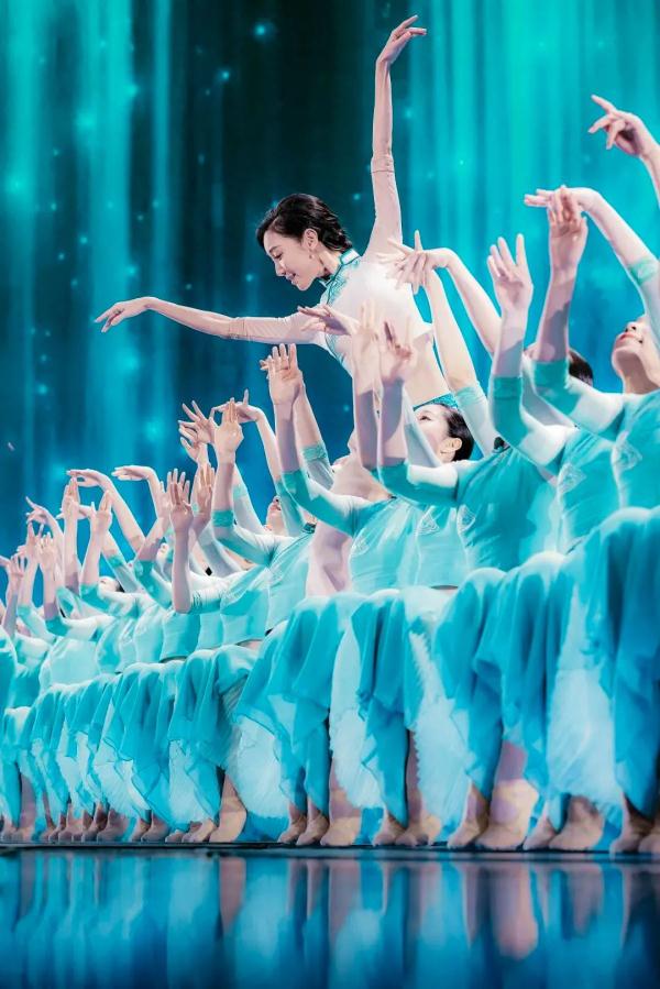 惊艳全网的《碇步桥》，背后的故事更美！