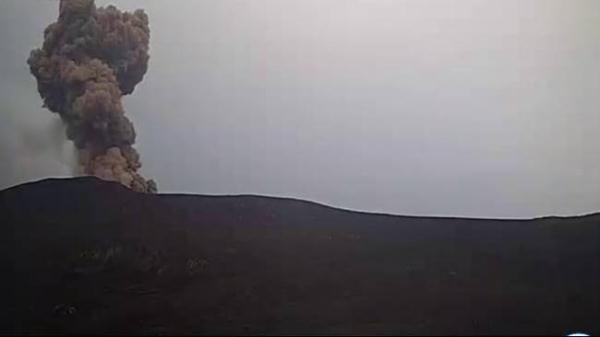 印尼喀拉喀托之子火山喷发