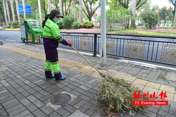 除夕夜，这对夫妻急着出门！只为这件事……