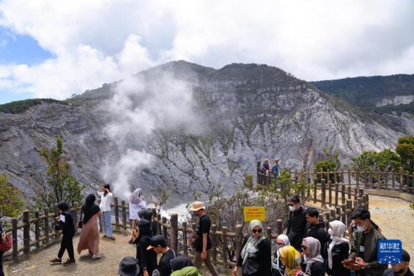 印尼万隆的覆舟火山