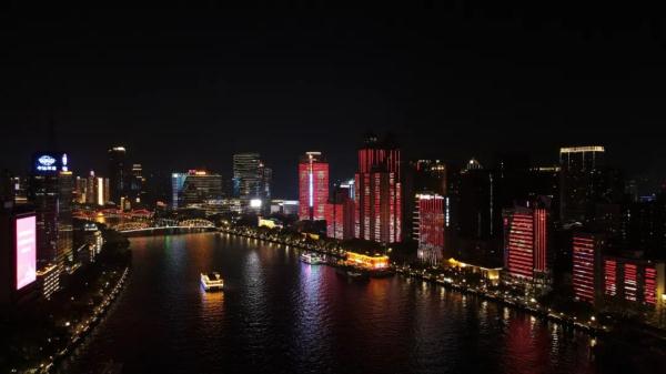 广东多地夜空刷屏，现场画面来了