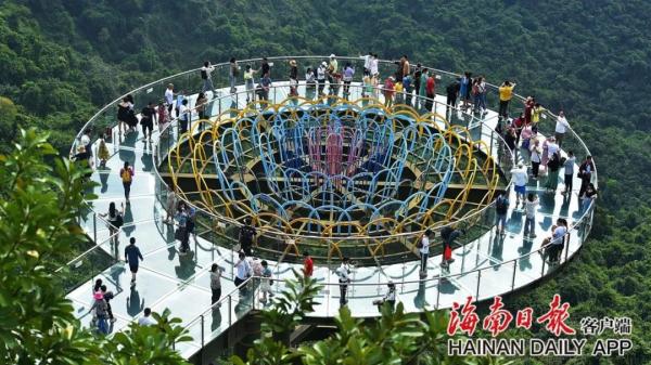 海南春节旅游业火热开场！全省4A级以上景区接待游客同比增长一倍