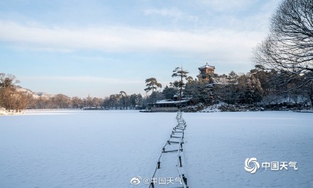 河北承德迎瑞雪 古建筑在积雪点缀下更显静谧