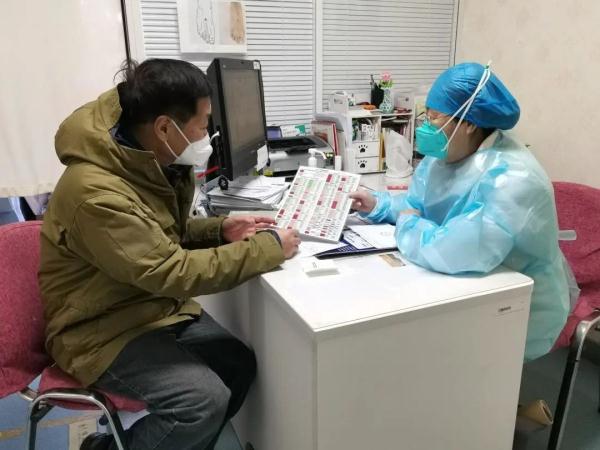 这个春节,他们是市民的坚实“医靠” 这个春节,他们是市民的坚实“医靠”