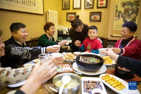 镜头里的中国年——享美食 过大年