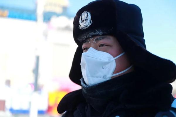 “冻”真格！哈尔滨冷到破纪录，当你冷到“发紫”，他们在……