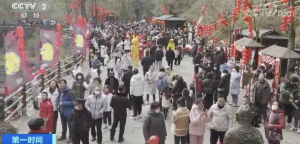 游客量暴增，多地景区已临时限流！文旅部再次提醒