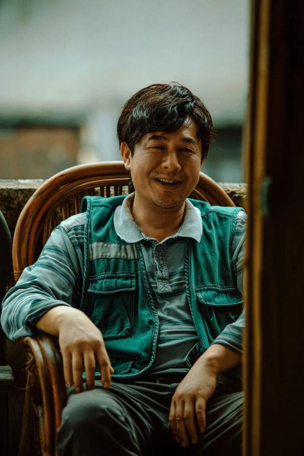 知名男演员热搜第一！网友：“建议查查，不像演的”