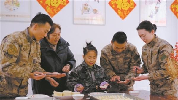 “你们和磊娃儿一样亲”