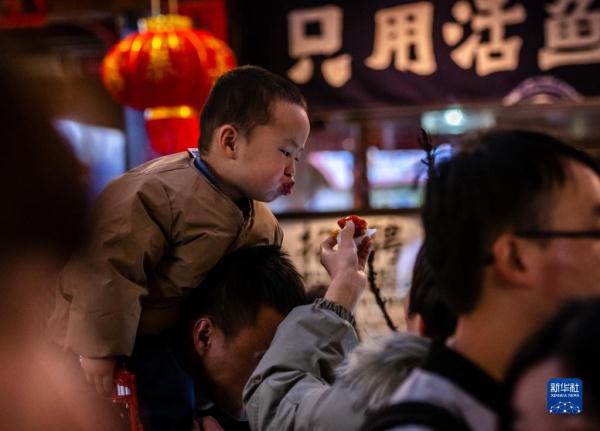 镜头里的中国年——享美食 过大年