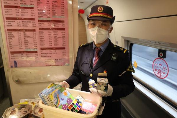 丁车长的“百宝箱”和她的童年梦