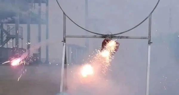 “加特林”烟花爆火？小心伤人伤己！