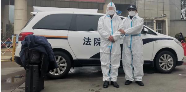 躲藏8年!终于被抓 躲藏8年!终于被抓