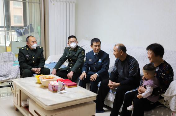 山东平邑：替烈士回家看看娘