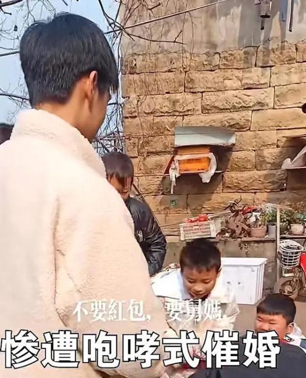 笑不活了！单身舅舅被6个外甥催婚：不要红包只要…