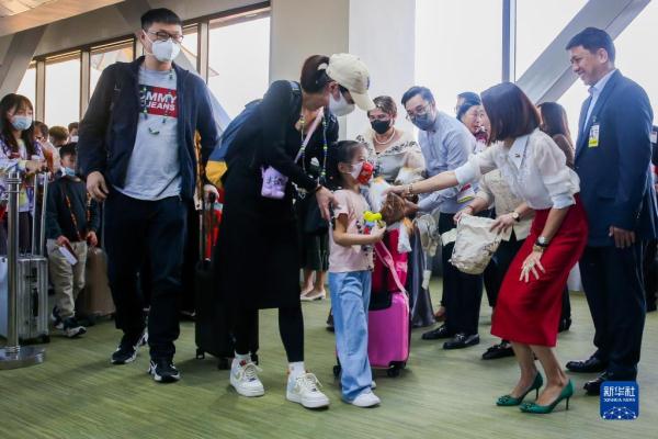 菲律宾热情欢迎中国游客