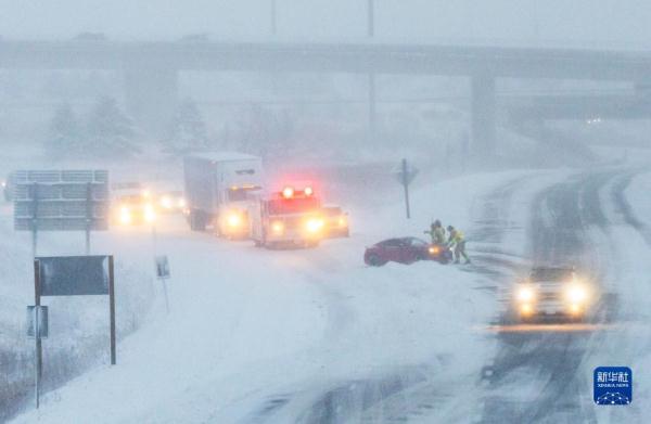 加拿大：大多伦多地区遭遇强降雪