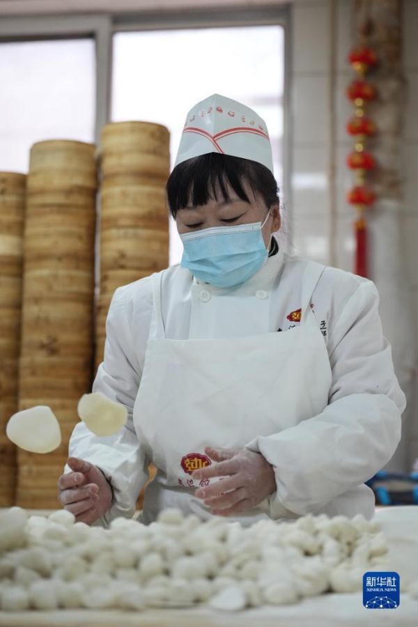 “破五”吃饺子 “破五”吃饺子