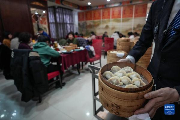 “破五”吃饺子 “破五”吃饺子