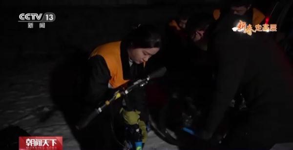 巡检铁路摸黑作业 “00后”女通信工主动请缨到一线