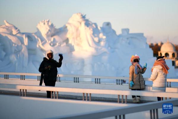 哈尔滨新春冰雪旅游“火热”