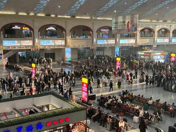 日发将破31.5万人次！哈铁迎返程高峰，这些物品不能带