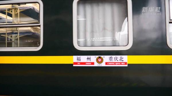 乘警师徒的春运“接力”