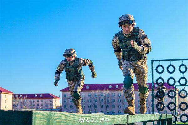 武警特战队员节后火热开练