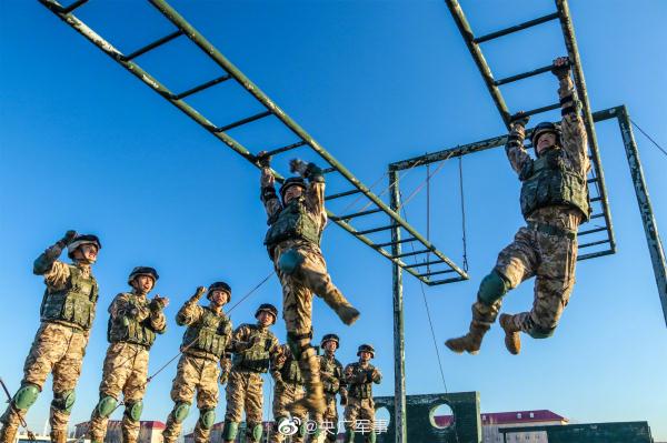 武警特战队员节后火热开练