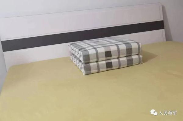 军校生过年回家有多闲不住？狗子都得跟着拉练5公里