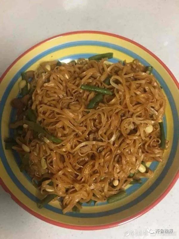 女儿返程，妈妈准备120斤面10斤糖蒜