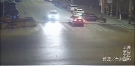 男子与女友吵完架开车，2分钟扣22分…