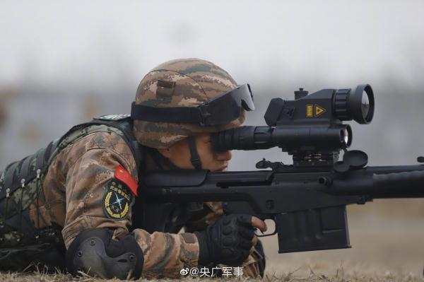 硬核！武警特战队员人车协同训练现场超燃