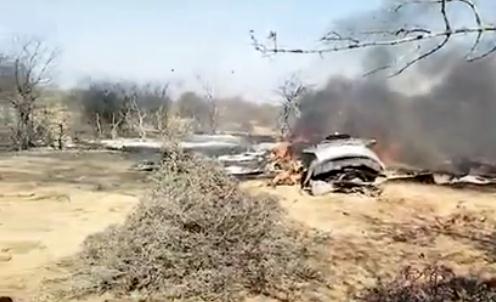 印度村民谈两架战斗机坠毁：看到火球落地，扔泥巴灭火但不奏效