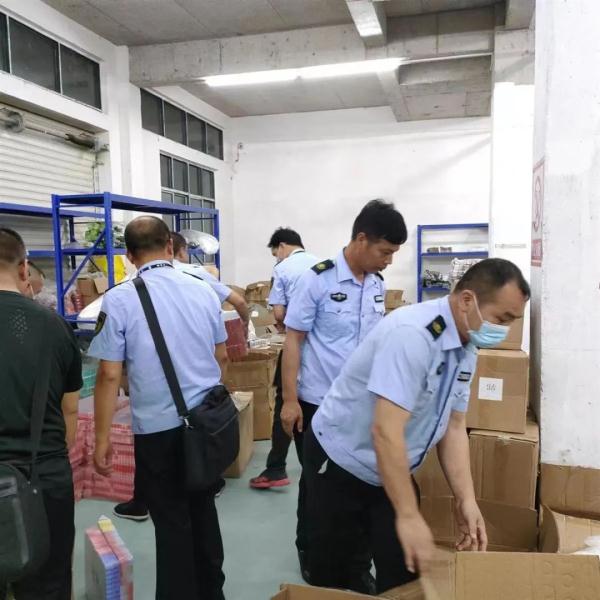 民房变作坊，“潜伏”伪劣电子烟