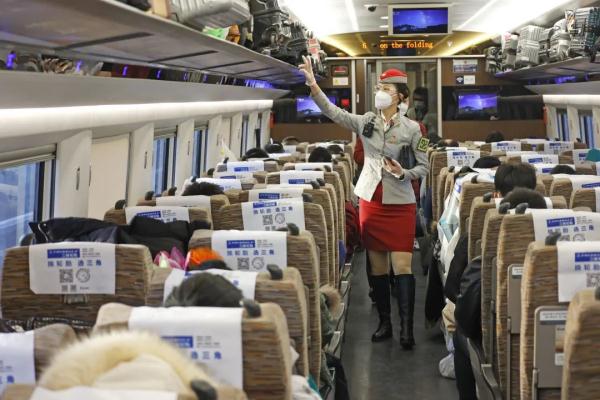 高铁列车长和她的第13个春运