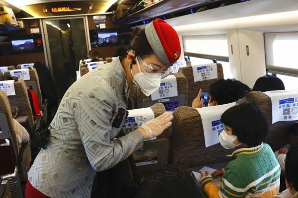 高铁列车长和她的第13个春运