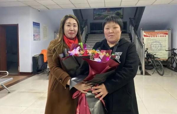 山东大姐谭英换自学十几种方言，9年帮300多人寻亲！