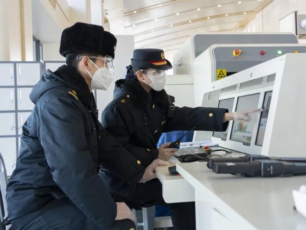 老家通了高铁,年味更浓了! 老家通了高铁,年味更浓了!