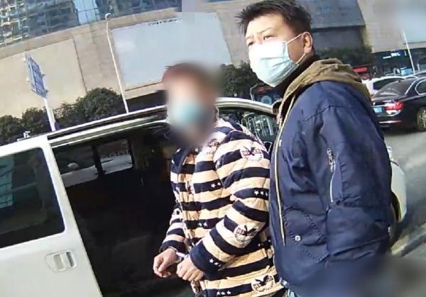 三处带血的痕迹指认真凶 19年前命案终告破