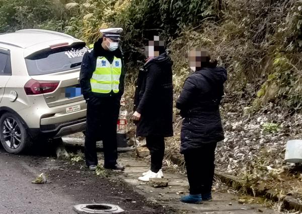 【警示】护栏贯穿驾驶室!场面太吓人了…… 【警示】护栏贯穿驾驶室!场面太吓人了……