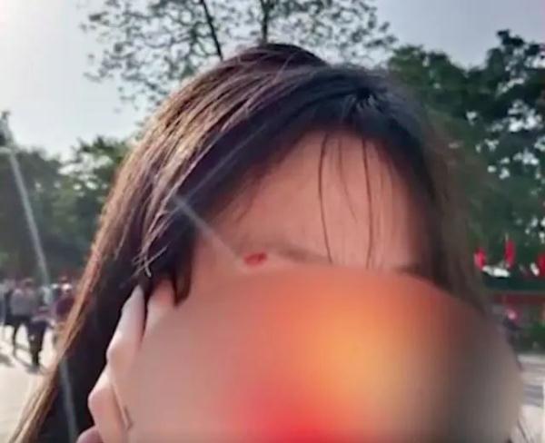 动物园猩猩扔水瓶砸伤游客，园方：猩猩是正当防卫